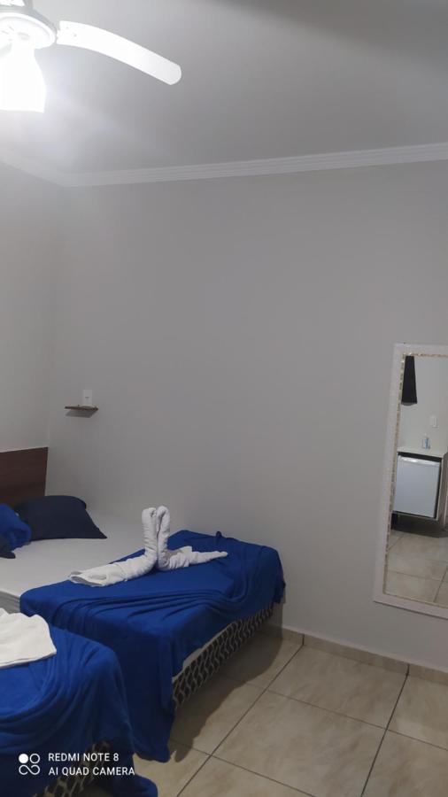 Pousada Quarto Com Frigobar,Ar E Garagem Gratuita Aparecida  Eksteriør billede